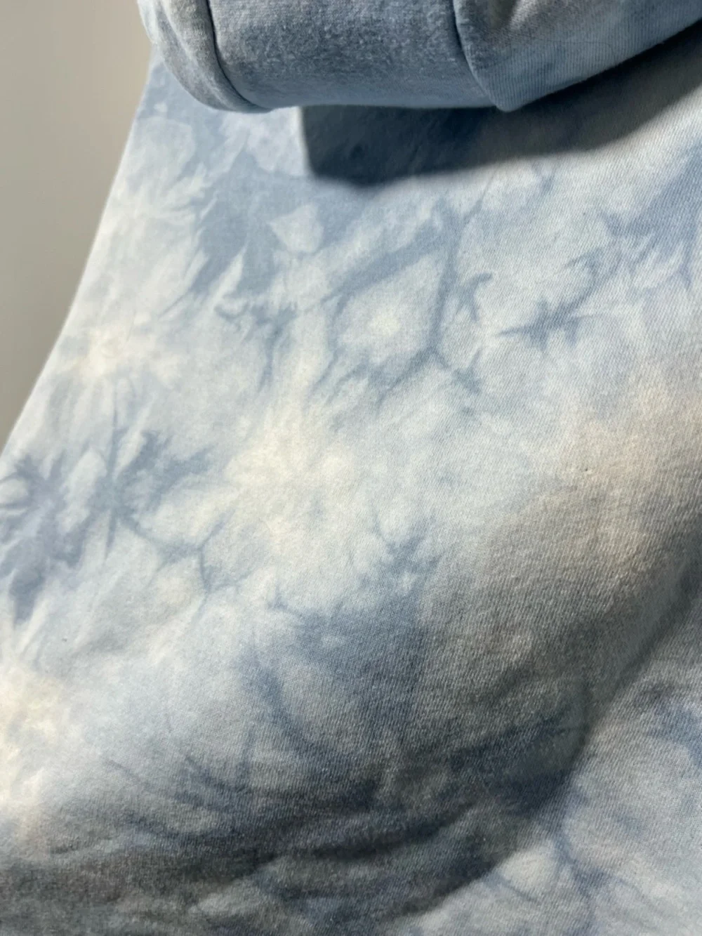 ♡ 4 for $40 ♡ Bluenotes Light Blue Tie-Dye Cropped Hoodie - Picture 4 of 6